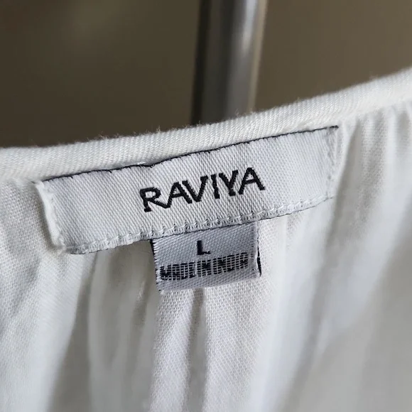 White Raviya cover-up - Picture 6 of 8